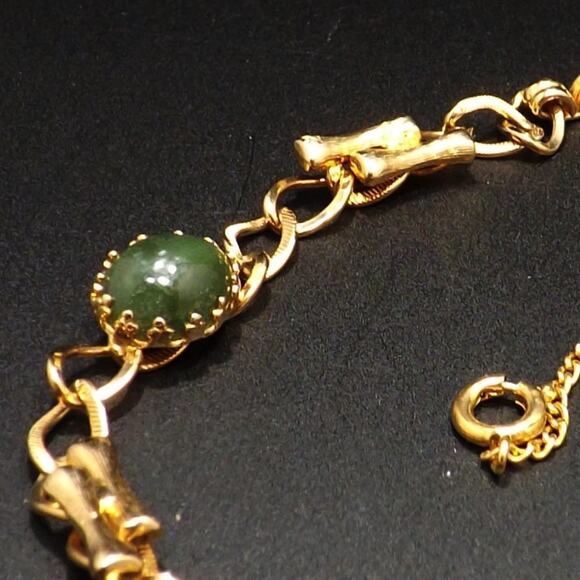 Vintage Asian Inspired Green Gemstone Gold Tone Bamboo Bracelet, 7 1/2 Inches - Picture 7 of 9